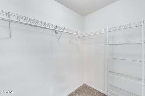 2021 Bluefield Ave, Phoenix AZ 85032-8817 exterior