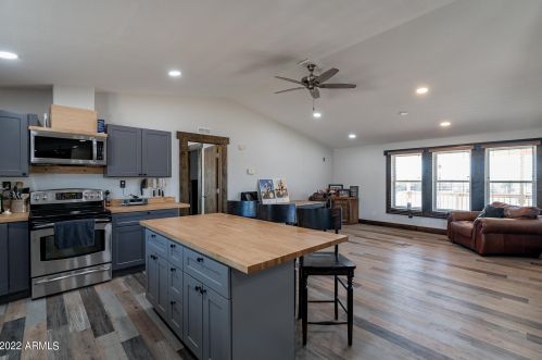 39510 12th St, Phoenix AZ  85086-7336 exterior