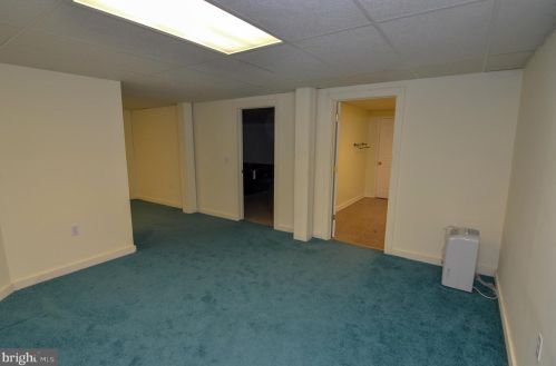 8 Landview Ln, Columbus NJ 08022-2260 exterior