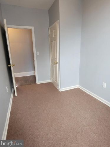 22 Barber Ave, West Deptford NJ  08096-2414 exterior