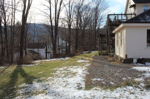 7 Pne St, Montgomery MA 01085-1042 exterior