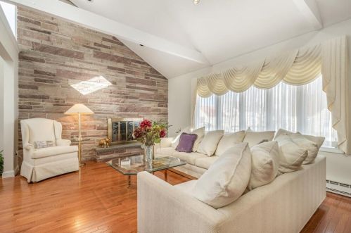 6 Amanola Ave, Worcester MA 01604 exterior