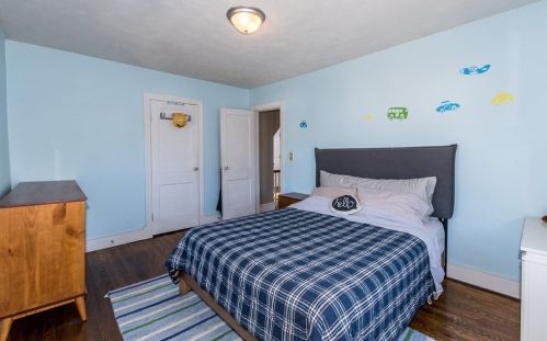 399 Mt Vernon St, Dedham MA 02026-3631 exterior