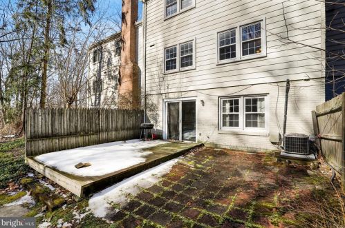 9005 Queen Maria Ct, Columbia MD 21045-2405 exterior