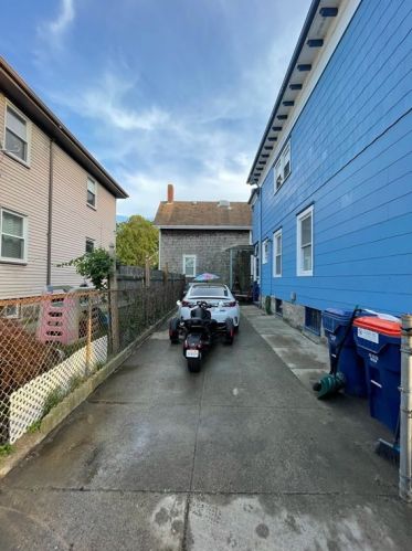 242 Maxfield St, New Bedford MA 02740-5229 exterior