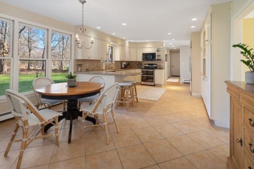 84 Leavitt St, Hingham MA 02043-2973 exterior