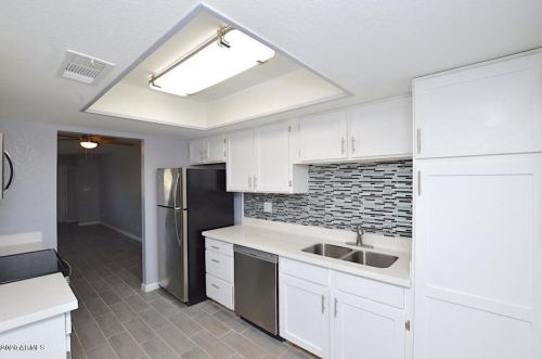 3818 Earll Dr, Phoenix AZ 85018-7149 exterior