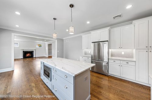 747 Sycamore Ave, Tinton Falls NJ 07724-3237 exterior