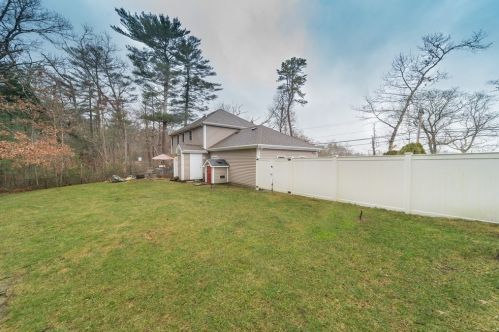 23 Swifts Bch Rd, Wareham MA 02571-1924 exterior