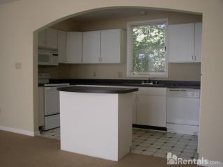 2328 Grinstead Dr, Louisville KY  40204-2360 exterior