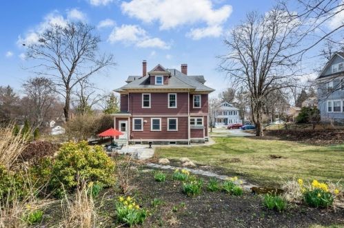 6 Kensington Rd, Worcester, MA 01602-1814