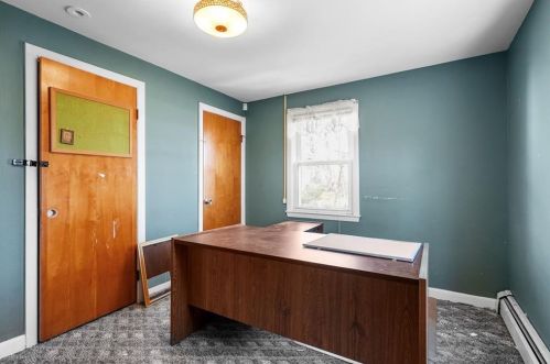 1062 Taunton Ave, Seekonk MA 02771-3111 exterior