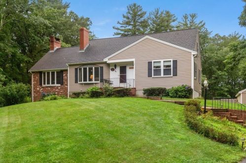 90 East St, Topsfield, MA 01983-1205