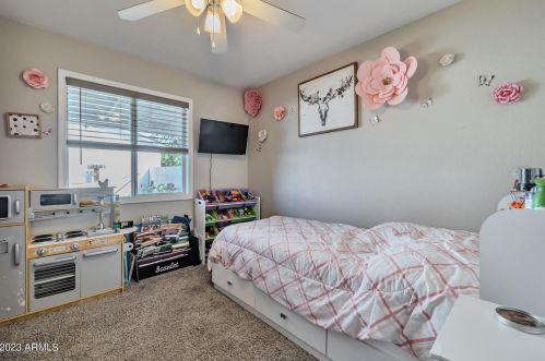 3418 Country Gables Dr, Phoenix AZ  85053-4732 exterior