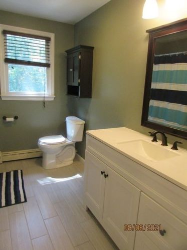 1060 Rocky Woods St, Taunton MA  02780-8200 exterior