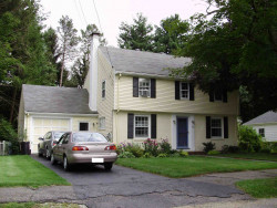 22 Grayson Ln, Newton, MA 02462-1009