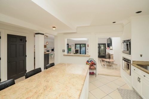 885 Randolph St, Canton MA 02021-1365 exterior