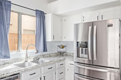 8520 Cambridge Ave, Phoenix AZ 85008-1215 exterior