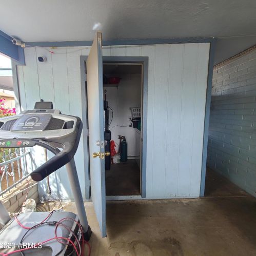 2026 Alta Vista Rd, Phoenix AZ  85041-5445 exterior