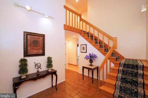 35 Woodlane Rd, Trenton NJ  08648-5543 exterior