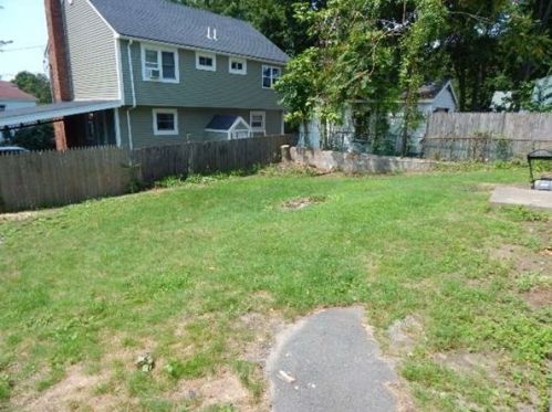 25 Lawrence St, Taunton MA 02780-1776 exterior