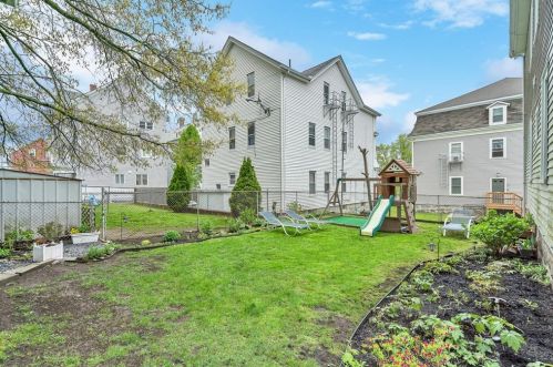 138 Oliver St, Fall River MA 02724-2918 exterior