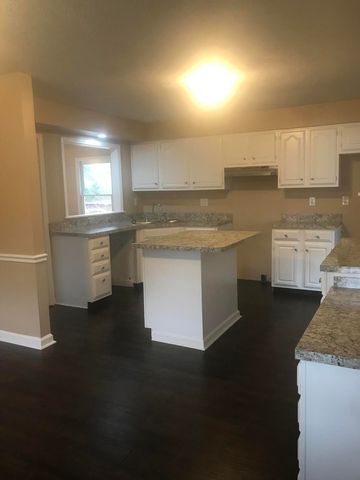 10412 Whipps Mill Rd, Louisville KY  40222-4515 exterior