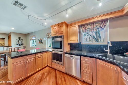 2542 42nd St, Phoenix AZ 85032-4729 exterior