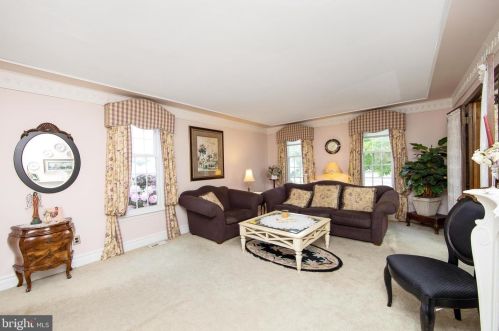 27 Rygate Ave, West Deptford NJ 08096-4218 exterior