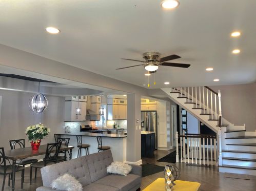 3827 Grove Ave, Forest View, IL 60402-3907