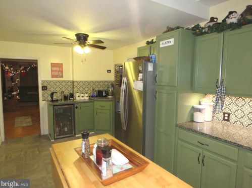 129 Progress Ave, West Deptford NJ 08096-1211 exterior