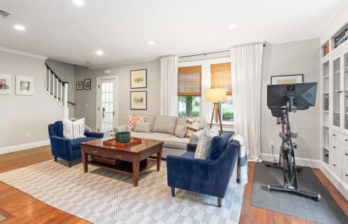 119 Rhinecliff St, Arlington MA 02476-7332 exterior