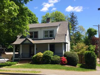 454 Webster St, Needham MA  02494-1260 exterior