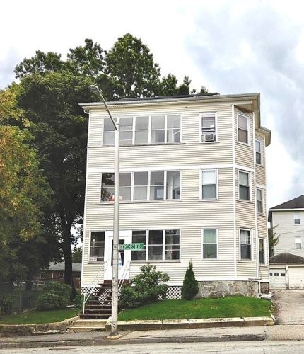 124 Dorchester St, Worcester, MA 01604-4837