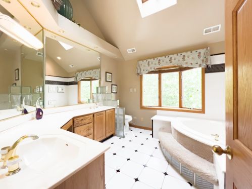 1240 131 Ct, Lemont IL exterior