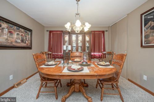 431 Meadowcroft Rd, West Deptford NJ 08096-4007 exterior