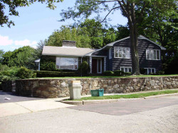 313 Country Club Rd, Newton, MA 02459-3148