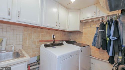 23 Lauderdale Rd, West Deptford NJ 08096-3938 exterior