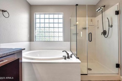 1751 Desperado Way, Phoenix AZ  85085-6330 exterior