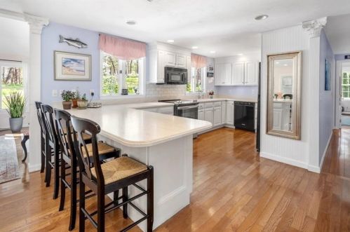 21 Franklin Rodgers Rd, Hingham MA 02043-2665 exterior