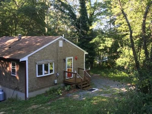 11 Hoover St, Plymouth MA  02360-1561 exterior