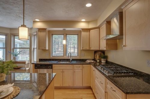 6 Patriot Way, North Reading MA 01864-3224 exterior