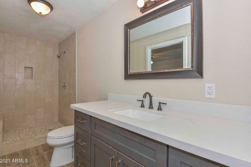 13608 41 Pl, Phoenix AZ 85042-7323 exterior