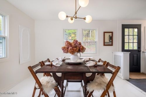 475 Water St, Williamstown MA  01267-2895 exterior