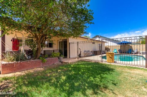 1444 Carson Rd, Phoenix AZ  85041-6711 exterior