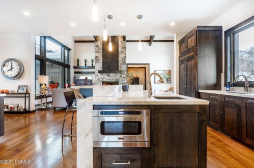 2424 Iron Mtn Dr, Park City UT 84060-6559 exterior