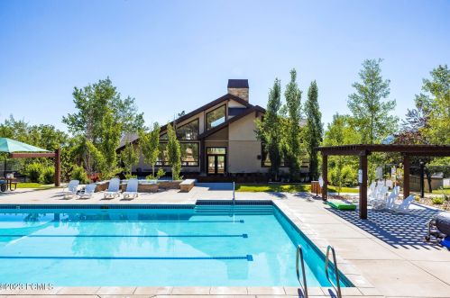 2505 Bear Holw Dr, Park City UT 84098-8524 exterior