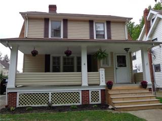 1584 Parkwood Rd, Cleveland OH  44107-4739 exterior