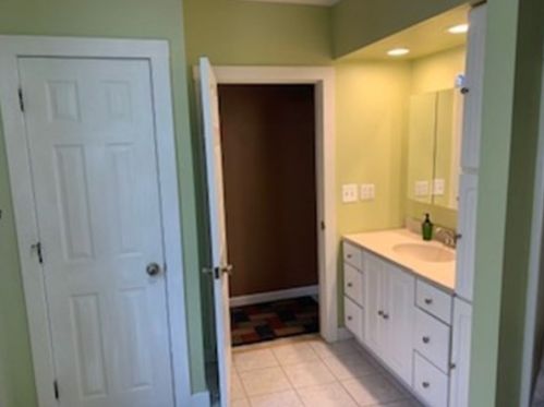 57 Oakland Ave, Methuen MA 01844-3673 exterior