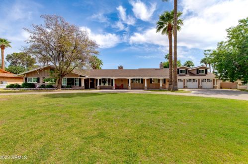 3713 Camelback Rd, Phoenix AZ 85033-1505 exterior